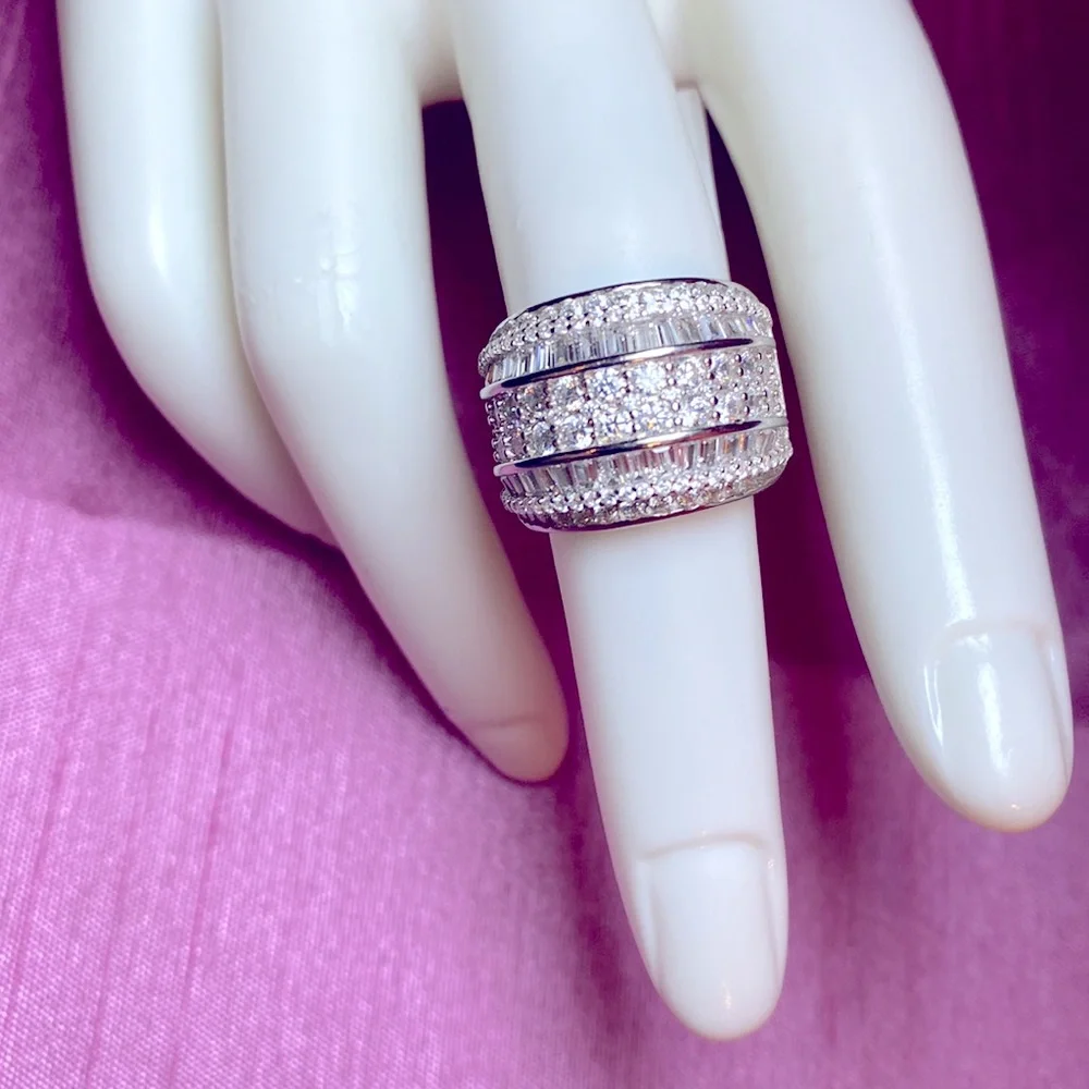 Bella Luce White Diamond Simulant Ring - Picture 9 of 12
